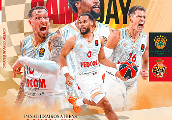 Direction Athènes face au monument Pana